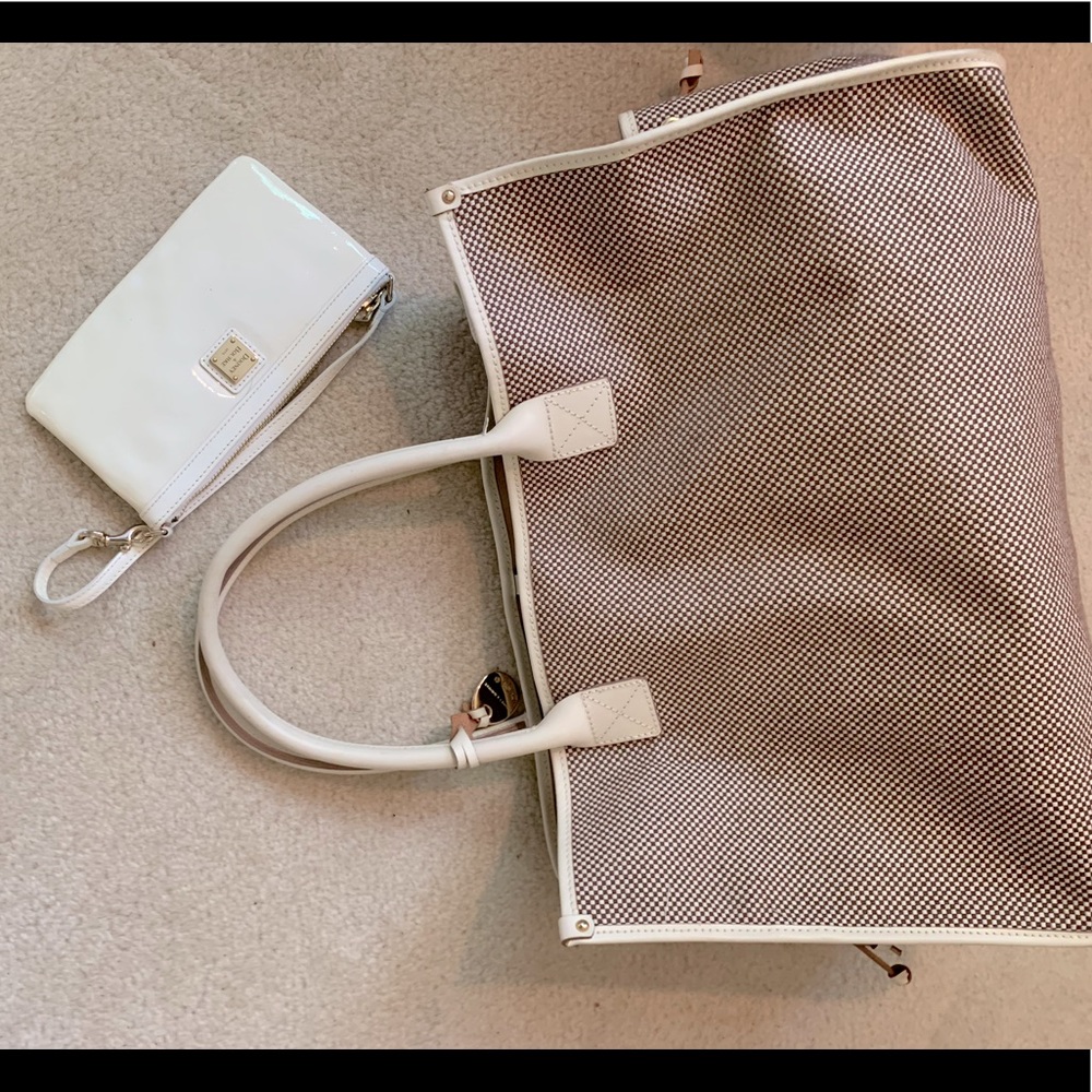 Large never-used Dooney & Bourke satchel bag